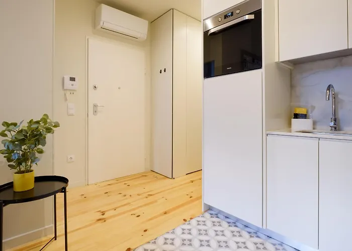 Luxury Style 8 With Ac Downtown Near Metro 아파트 *