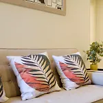 Luxury Style 8 With Ac Downtown Near Metro *